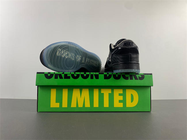 Division Street x Nike Dunk Low Lux “Oregon Black” HV1470-001