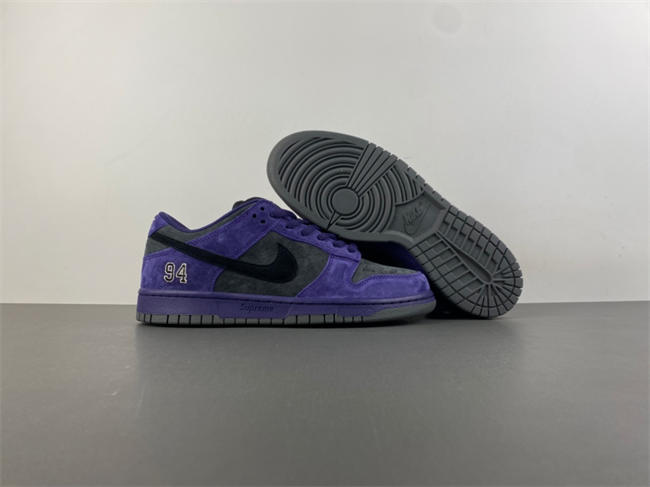 Svp*me x nike sb dunk low hq8487-500