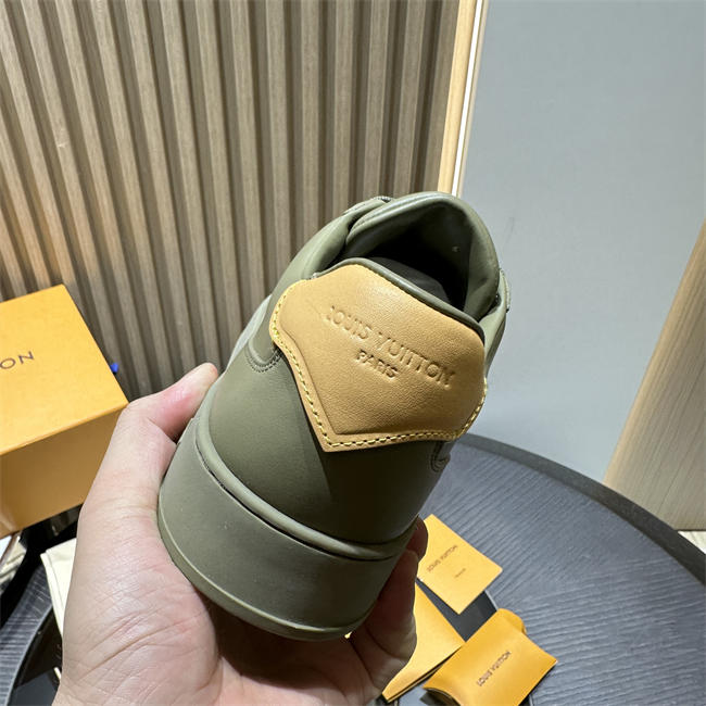 Lv Sneaker